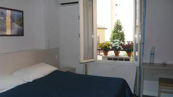 Hotel Parisien | Provence - Alpes - Cote d'Azur - Monaco (ve civarı) - Menton