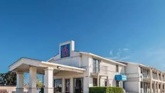 Motel 6 Dallas DeSoto Lancaster | Teksas - Dallas (ve civarı) - Lancaster