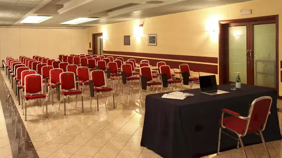 Airport Hotel Bergamo | Lombardy - Bergamo - Bergamo (ve civarı) - Bagnatica