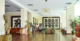 Inya Lake Hotel | Yangon