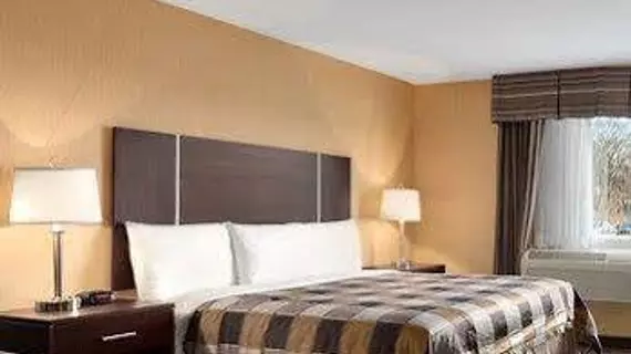 Days Inn Brampton | Ontario - Toronto (ve civarı) - Brampton