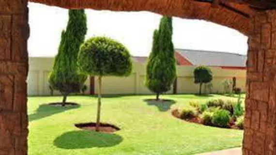 Lizvilla Guesthouse | Gauteng - City of Tshwane - Johannesburg (ve civarı) - Akasia