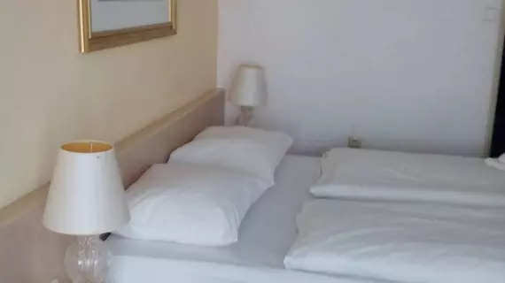 OAZA hotel | Prag - Městská čast Praha 4 (en büyük Prag ilçesi)