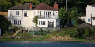 Riverside Cottage Guesthouse