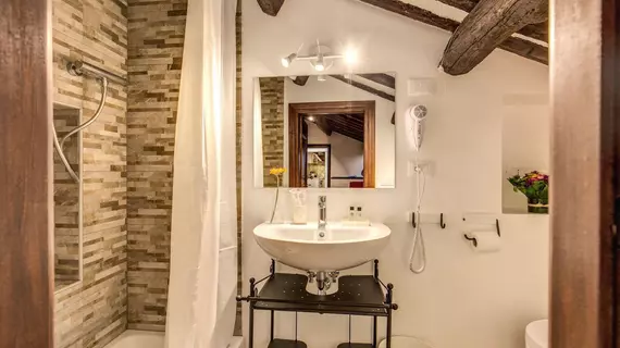 Piccolo Trevi Suites | Lazio - Roma (ve civarı) - Roma Kent Merkezi - Rione II Trevi