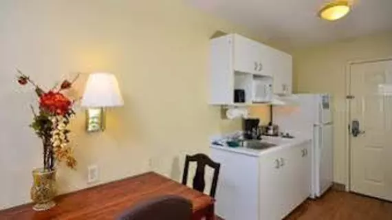 Home-Towne Suites Decatur | Alabama - Huntsville (ve civarı) - Decatur