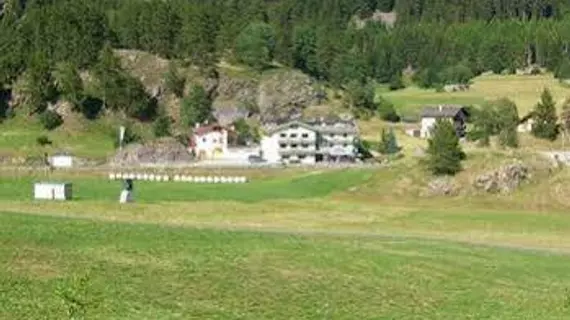 Alpinresort Hotel Reschnerhof | Trentino-Alto Adige - Güney Tirol (il) - Curon Venosta