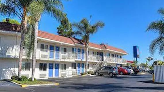 Motel 6 Los Angeles - Long Beach | Kaliforniya - Los Angeles County - Long Beach