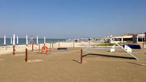 Camping Villaggio Cortina | Marche - Ancona (vilayet) - Senigallia