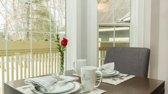 Craigleith Manor Bed and Breakfast | Ontario - Barrie - Orillia (ve civarı) - Collingwood