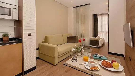 Apartamentos Suites Oficentro Deluxe | Andalucia - Malaga İli - Malaga - Malaga Tarihi Merkezi - Centro