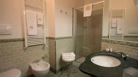 Hotel Rojan | Abruzzo - L'Aquila (il) - Sulmona