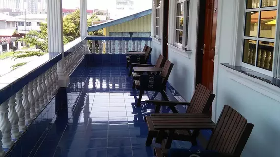 Ben & Roz Inn | Sabah - Kota Kinabalu (ve civarı) - Kota Kinabalu - Penampang