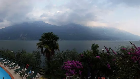 Hotel Augusta Garnì | Lombardy - Brescia (il) - Limone sul Garda