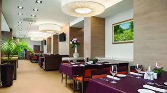 Ramada Yekaterinburg | Sverdlovsk Federal Bölgesi - Yekaterinburg (ve civarı) - Yekaterinburg