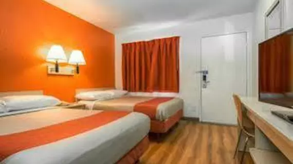 Motel 6 Corona | Kaliforniya - Riverside County - Riverside (ve civarı) - Corona