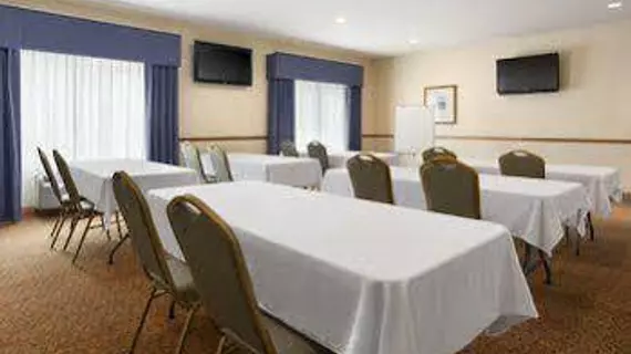 Country Inn & Suites Columbia | Missouri - Columbia (ve civarı) - Columbia