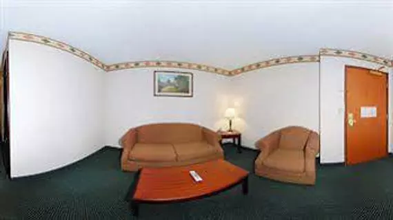 COMFORT INN & SUITES | Michigan - Detroit (ve civarı) - Taylor