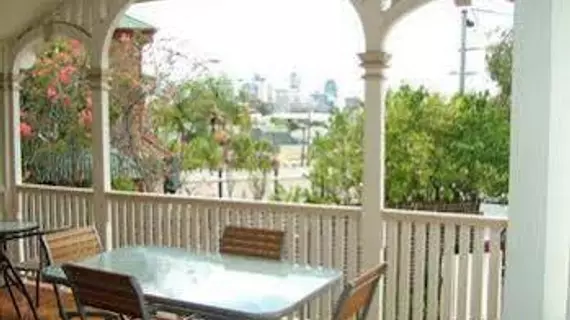 Minto Colonial Accommodation | Queensland - Brisbane (ve civarı) - Highgate Hill