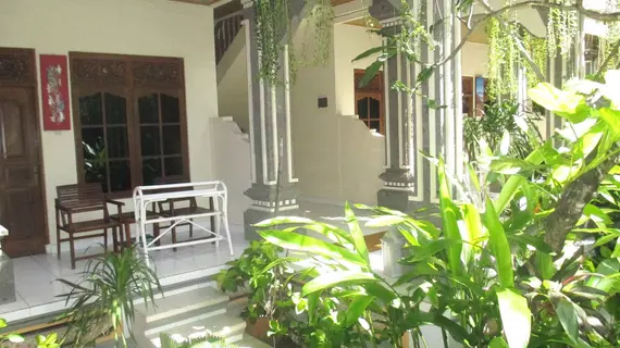 Adus Beach Inn | Bali - Kuta - Legian Kent Merkezi