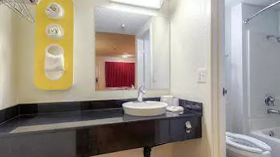 Motel 6 Santa Ana | Kaliforniya - Orange County - Santa Ana