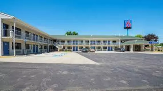 Motel 6 Hammond - Chicago Area | Indiana - Hammond