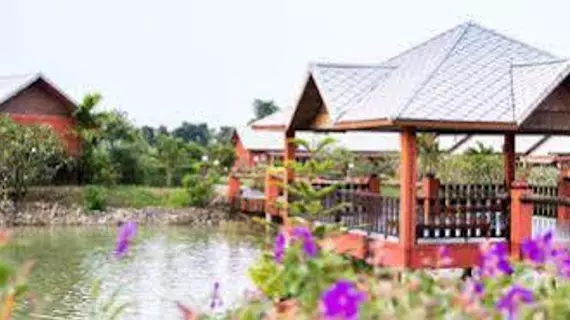 Golden Nakara Resort | Chiang Rai İli - Mae Sai