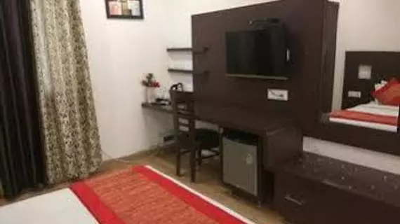 Hotel La Vista | Batı Delhi - Ulusal Eyalet Başkenti Delhi - Delhi (ve civarı) - Yeni Delhi - Karol Bagh