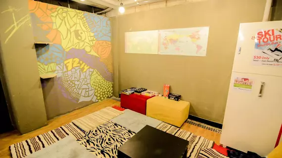 Kimchee Sinchon Guesthouse | Gyeonggi - Seul (ve civarı) - Seul - Shinchon