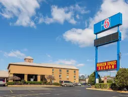 Motel 6 Nashville | Tennessee - Nashville-Davidson - Nashville (ve civarı) - Nashville