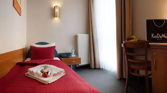 Hotel Ambiente | Berlin (ve civarı) - Tempelhof-Schoeneberg - Diplomatic Quarter - Schoeneberg