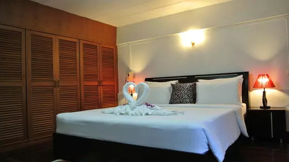 Karon Sunshine Guesthouse & Bar | Phuket (ve civarı) - Thalang