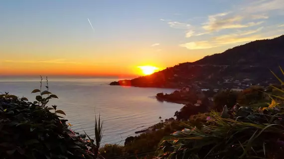 Romantic Casa Lorenzina B&B | Liguria - Imperia (il) - Ventimiglia - Latte