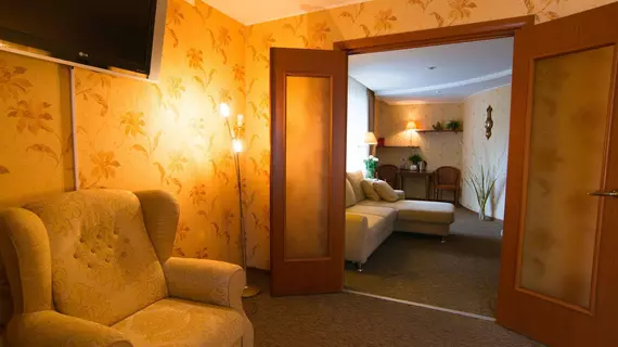 Suite Hotel | Sverdlovsk Federal Bölgesi - Yekaterinburg (ve civarı) - Yekaterinburg