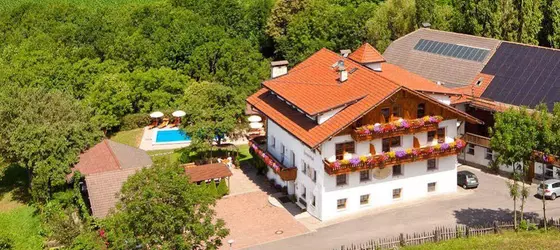 Residence Hauserhof | Trentino-Alto Adige - Güney Tirol (il) - Rodengo - Chifa