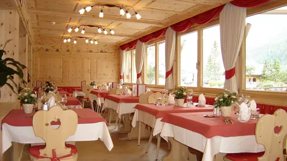 Hotel Astras | Maloja District - Graubuenden - Scuol