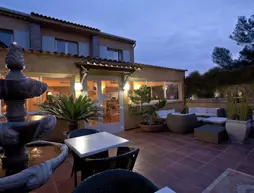 Hôtel Les Calanques | Provence - Alpes - Cote d'Azur - Var - Saint-Raphael (ve civarı) - Roquebrune-sur-Argens - Les Issambres