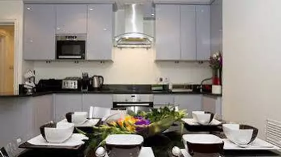 Comeragh Road Apartment | Londra (ve civarı) - Batı Londra