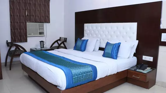 Hotel High 5 Land | Batı Delhi - Ulusal Eyalet Başkenti Delhi - Delhi (ve civarı) - Yeni Delhi - Karol Bagh