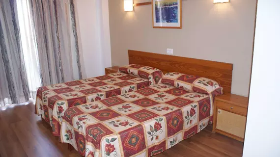 Hostal Arenal Pins | Balearic Adaları - Mayorka Adası - Palma de Mallorca - El Arenal