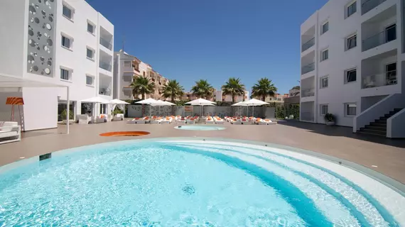 Ibiza Sun Apartments | Balearic Adaları - İbiza Adası - Sant Josep de sa Talaia - Playa d'en Bossa