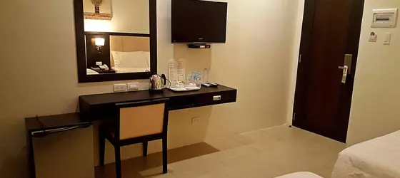 Manhattan Suites Inn | Negros Oriental - Dumaguete (ve civarı) - Dumaguete