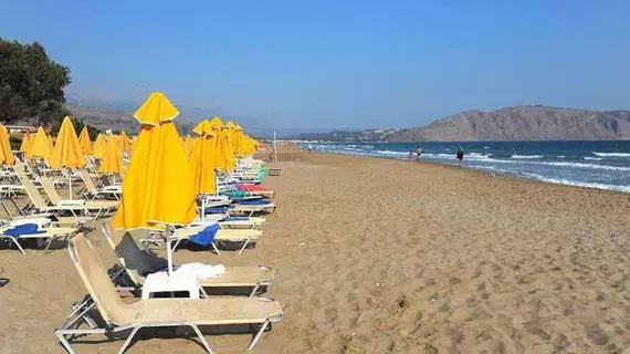 Vantaris Beach | Girit Adası - Hanya (bölge) - Apokoronas - Paralia Kourna