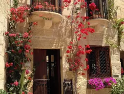 The Burrow Guest House | Malta - Tarxien