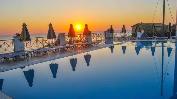 Lido Sofia Holidays | İyon Adaları - Korfu - Achilleio