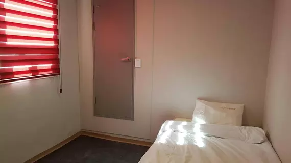 Hotel Goguma Shinchon | Gyeonggi - Seul (ve civarı) - Mapo - Hongdae