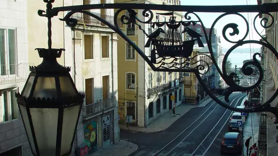 Hall Chiado | Lizbon Bölgesi - Lizbon  Bölgesi - Lizbon Eski Kent Bölgesi - Bairro Alto