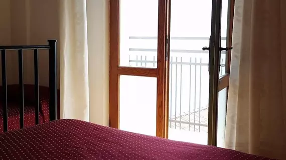 Hotel Augusta Garnì | Lombardy - Brescia (il) - Limone sul Garda