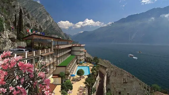 Hotel Splendid Palace | Lombardy - Brescia (il) - Limone sul Garda