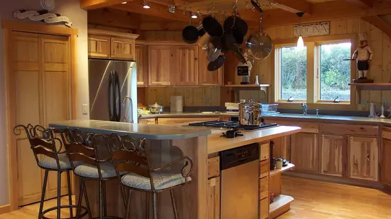 Timber Bay Bed and Breakfast | Alaska - Fritz Creek